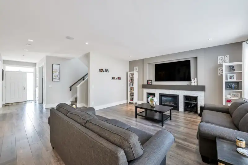6046 145 STREET - photo 4 of 40