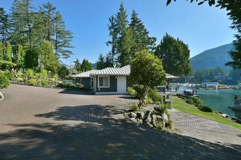 12828 GILDEN ROAD - photo 4 of 27