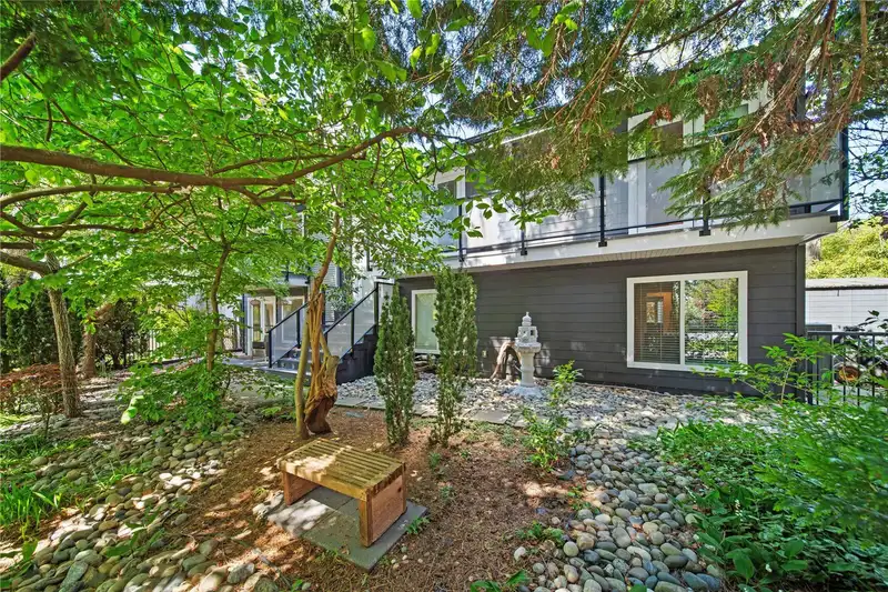 609 LIDSTER PLACE - photo 3 of 40