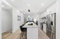 2 115 W QUEENS ROAD - thumbnail 5