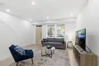2 115 W QUEENS ROAD - thumbnail 10