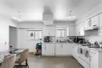 3186 E 28TH AVENUE - thumbnail 8