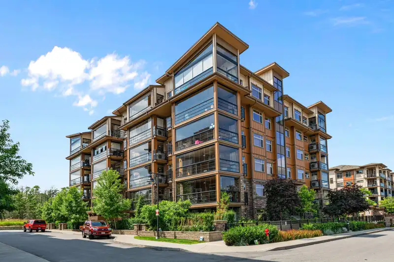 A102 20716 WILLOUGHBY TOWN CENTRE DRIVE - photo 1 of 40
