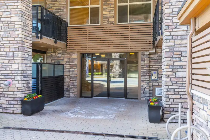 A102 20716 WILLOUGHBY TOWN CENTRE DRIVE - photo 2 of 40