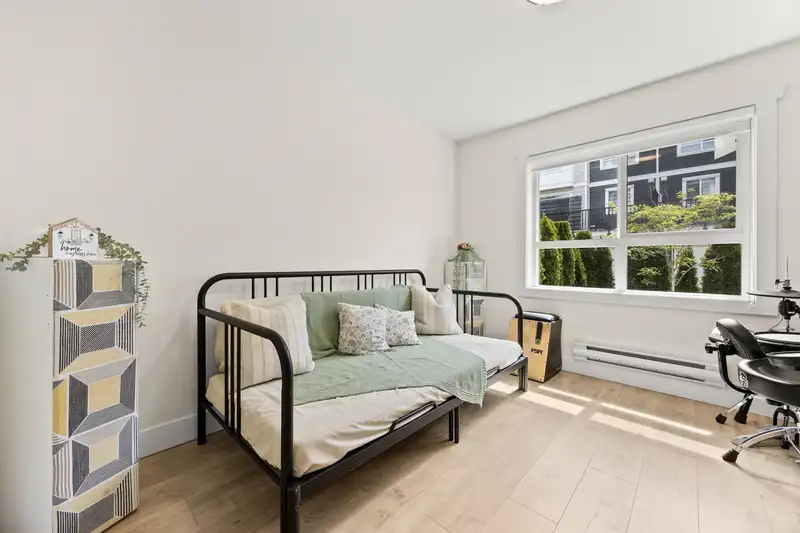 22 19753 55A AVENUE - photo 4 of 30