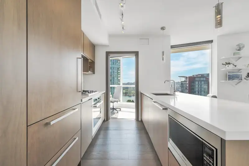 1509 68 SMITHE STREET - photo 4 of 40