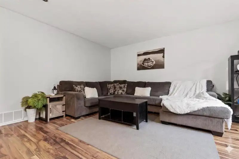 32369 GREBE CRESCENT - photo 4 of 29