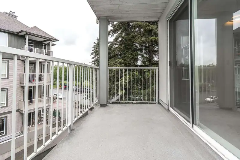 312 5465 201 STREET - photo 3 of 40