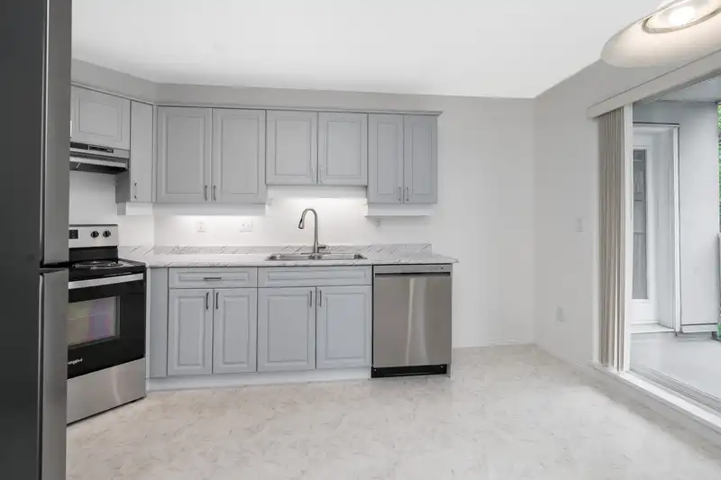 312 5465 201 STREET - photo 4 of 40