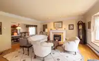1180 DEVONSHIRE CRESCENT - thumbnail 2
