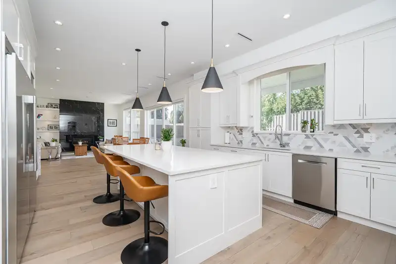 576 LINTON STREET - photo 1 of 30