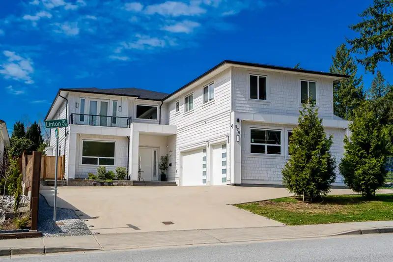 576 LINTON STREET - photo 2 of 30