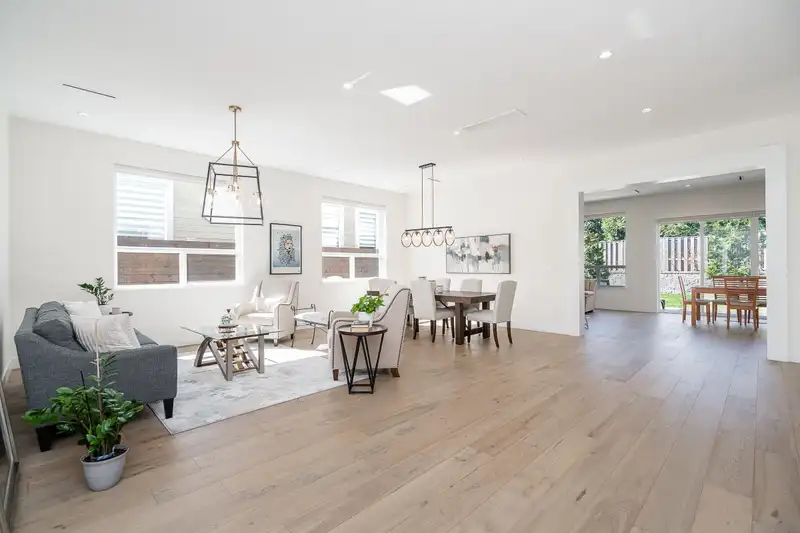 576 LINTON STREET - photo 3 of 30