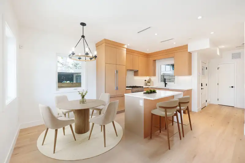 261 W 6TH STREET - photo 3 of 23
