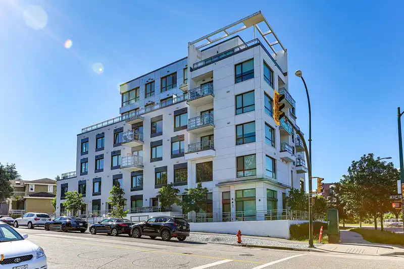 404 4908 CAMBIE STREET - photo 2 of 21