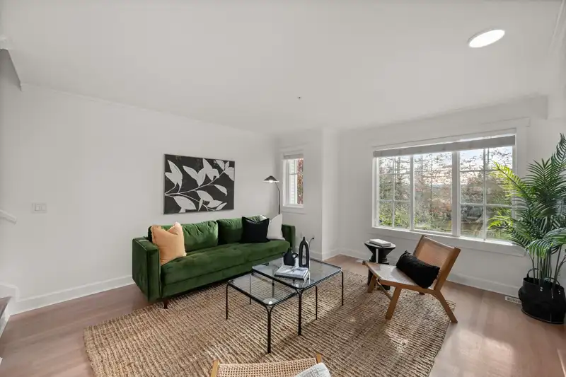 80 20540 66 AVENUE - photo 2 of 40