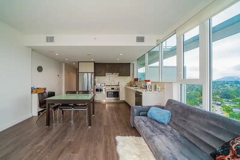 1806 567 CLARKE ROAD - photo 4 of 37