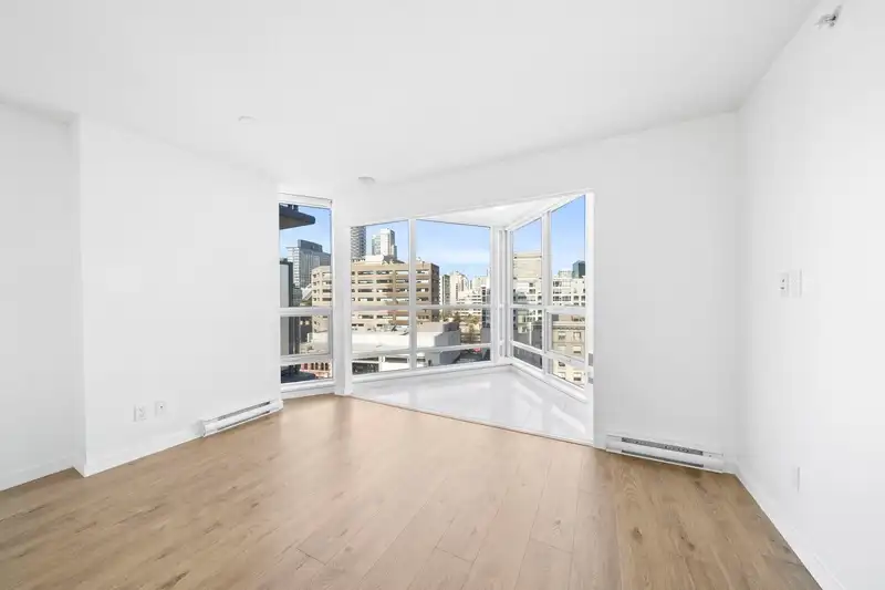 910 833 SEYMOUR STREET - photo 3 of 35