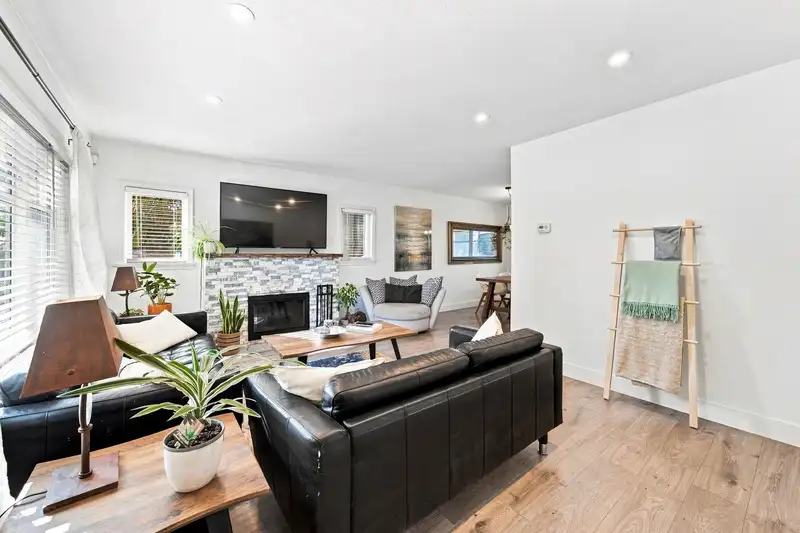 300 E 25TH STREET - photo 2 of 40