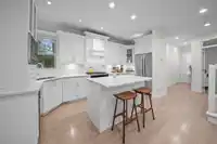 9175 216A STREET - thumbnail 11