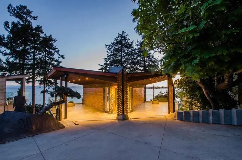 20 TSAWWASSEN BEACH ROAD - photo 1 of 19