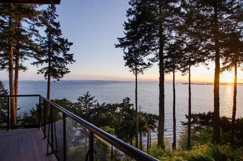 20 TSAWWASSEN BEACH ROAD - photo 3 of 19