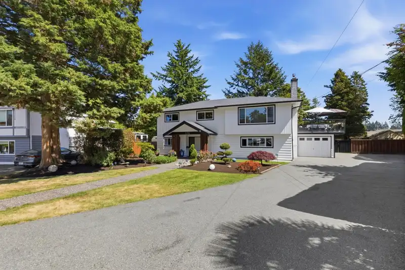 876 HARRIS PLACE - photo 3 of 40
