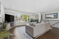 876 HARRIS PLACE - thumbnail 4
