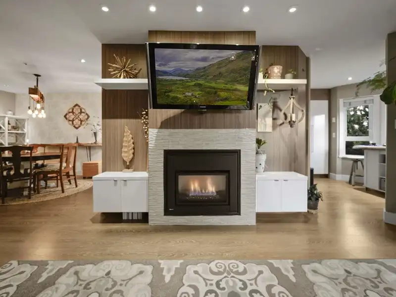 202 2250 SE MARINE DRIVE - photo 3 of 36