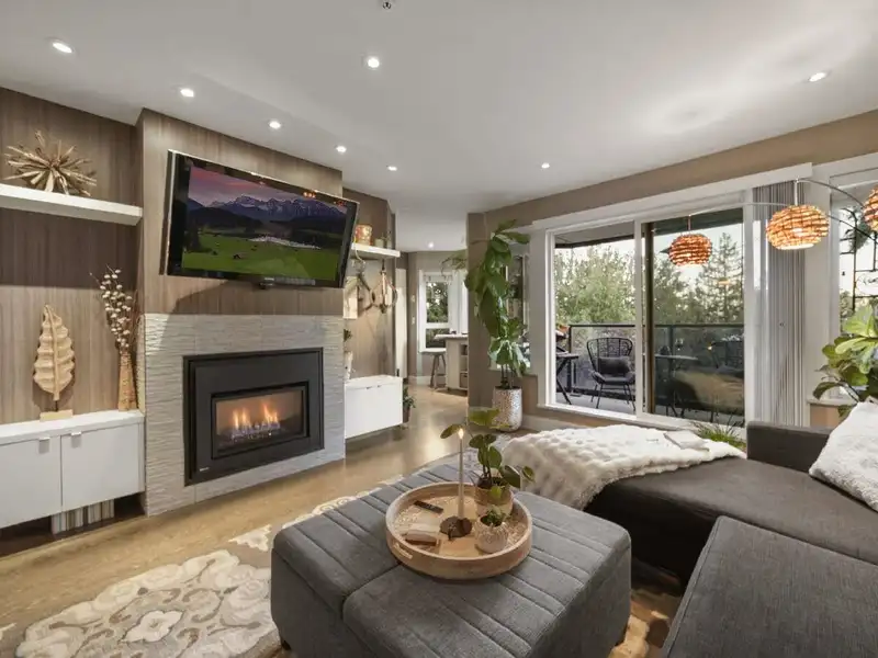 202 2250 SE MARINE DRIVE - photo 4 of 36