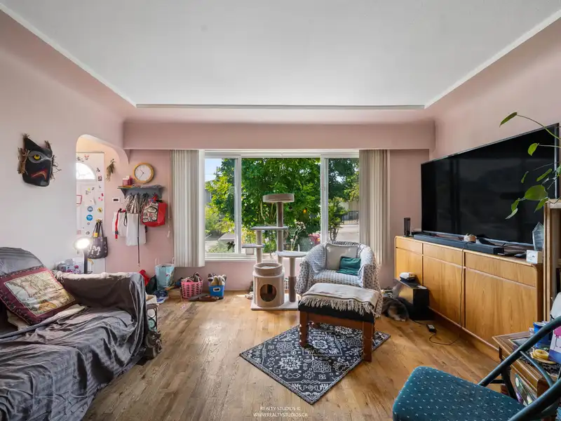 2231 E 25TH AVENUE - photo 3 of 40
