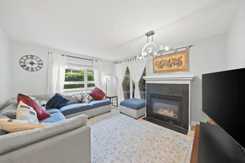 103 20189 54 AVENUE - photo 3 of 27