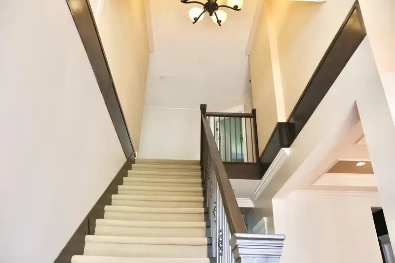 3471 147A STREET - photo 2 of 18
