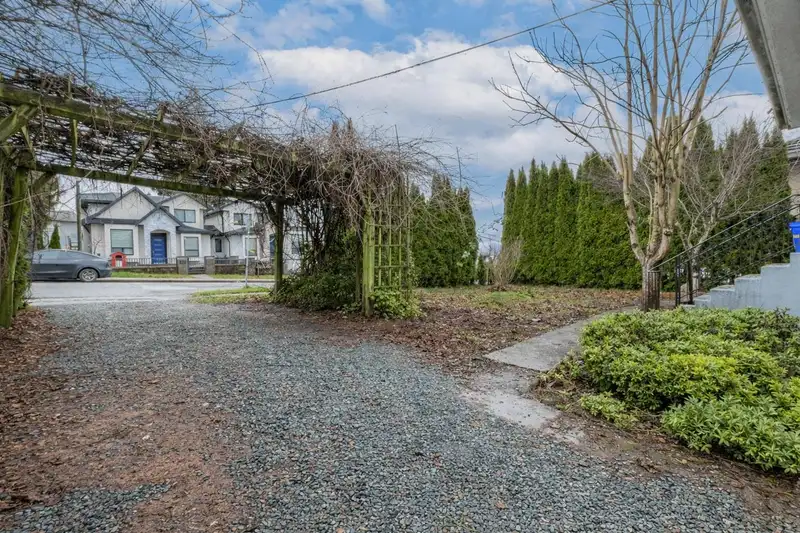 4856 SMITH AVENUE - photo 3 of 8