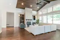 20073 38B AVENUE - thumbnail 3