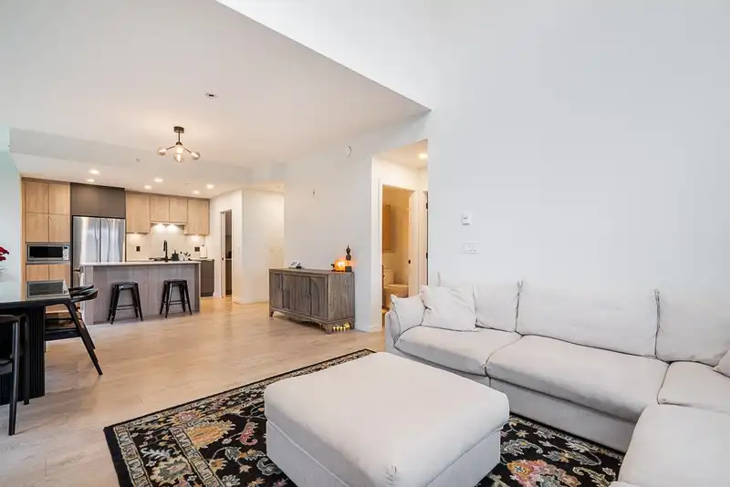 105 19577 65B AVENUE - photo 4 of 40