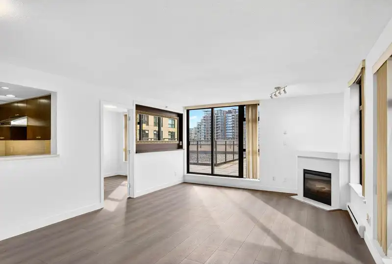 610 8180 LANSDOWNE ROAD - photo 2 of 34