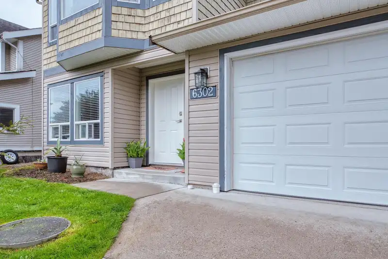 6302 JASPER ROAD - photo 2 of 28