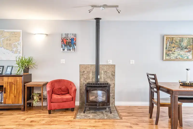 6302 JASPER ROAD - photo 4 of 28