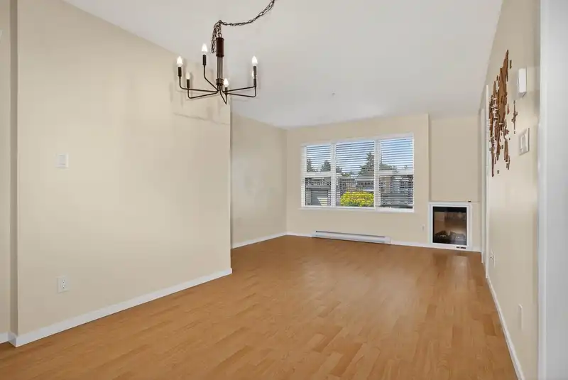 409 315 KNOX STREET - photo 3 of 30