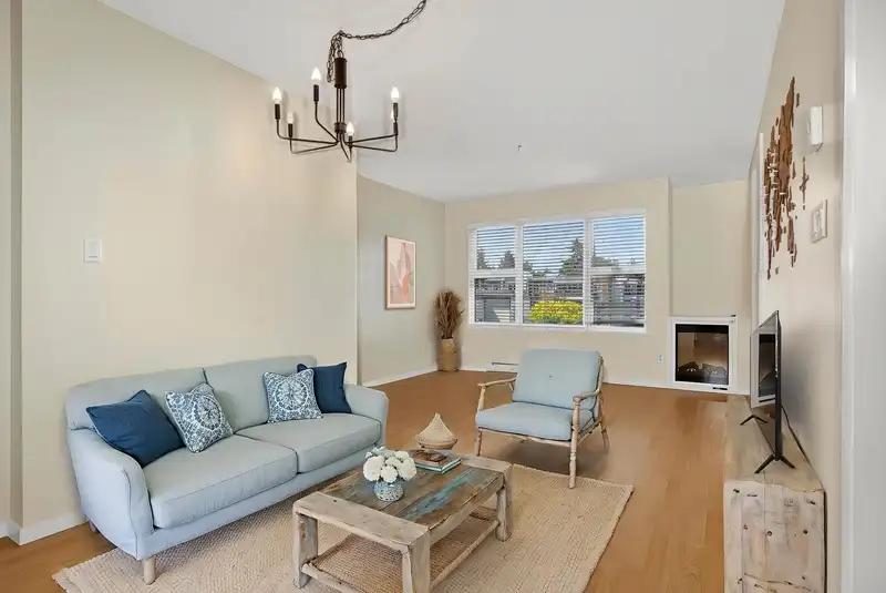 409 315 KNOX STREET - photo 4 of 30
