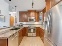 627 8067 207 STREET - thumbnail 2