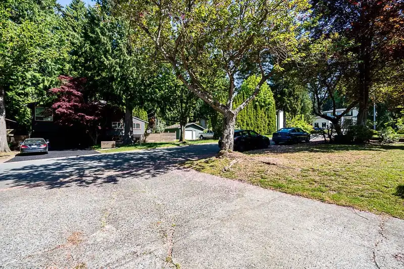 12710 19 AVENUE - photo 4 of 31