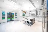 7751 SUNNYHOLME CRESCENT - thumbnail 11