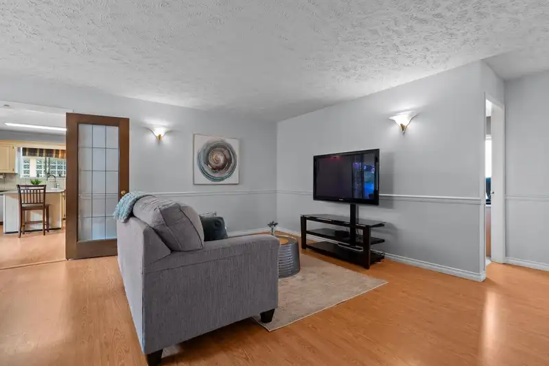 83 WOODLAND DRIVE - photo 4 of 40