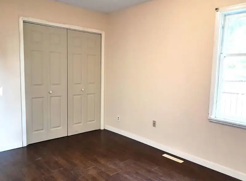 9550 YOUNG ROAD - photo 4 of 13
