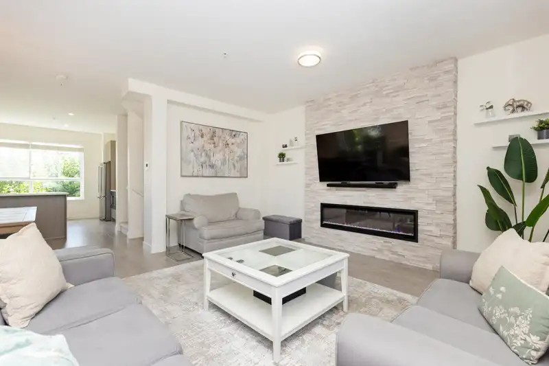 138 7947 209 STREET - photo 1 of 36