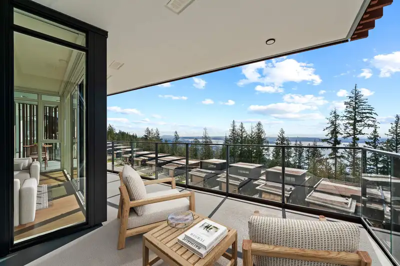 602 3963 UPLANDS WAY - photo 3 of 40