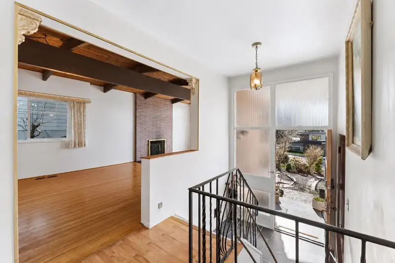 922 CANYON BOULEVARD - photo 1 of 29