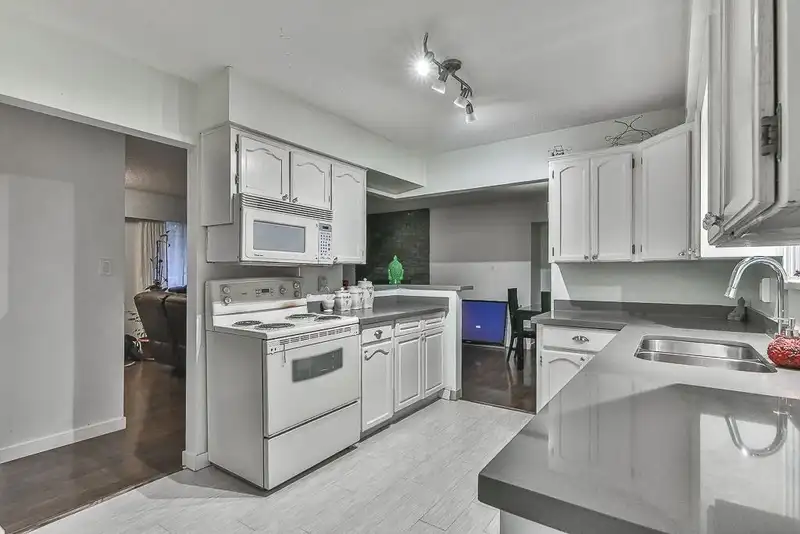23740 FRASER HIGHWAY - photo 4 of 12